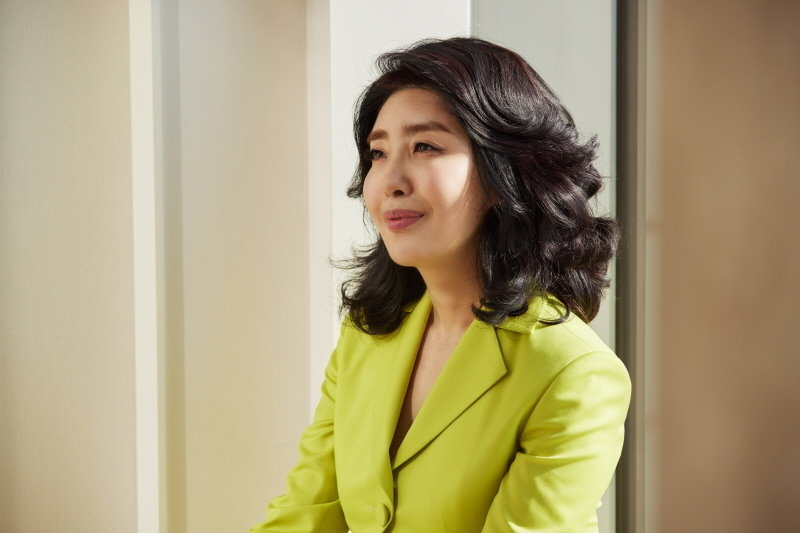 여에스더, 가사 도우미에 ‘강남 집’ 사줬다…“남편보다 중요, 평생 모셔야”