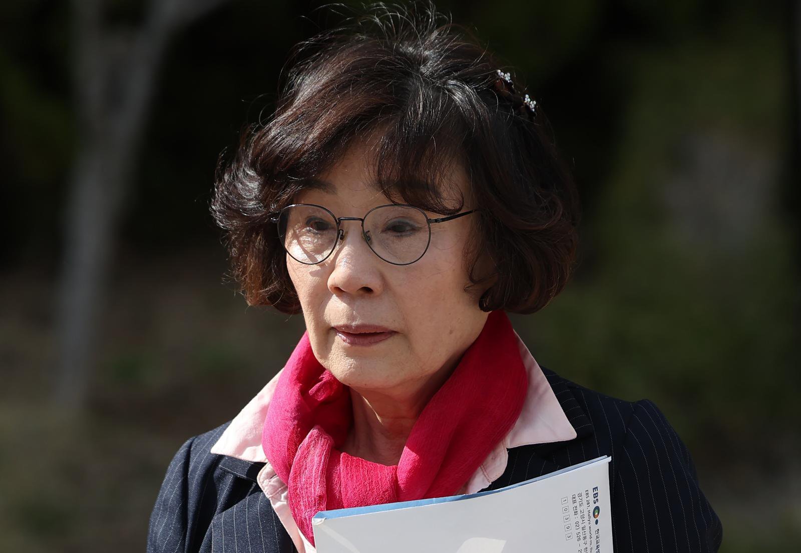 ‘법카 유용 혐의 ’유시춘 前EBS 이사장 무죄 확정…檢 항소 포기