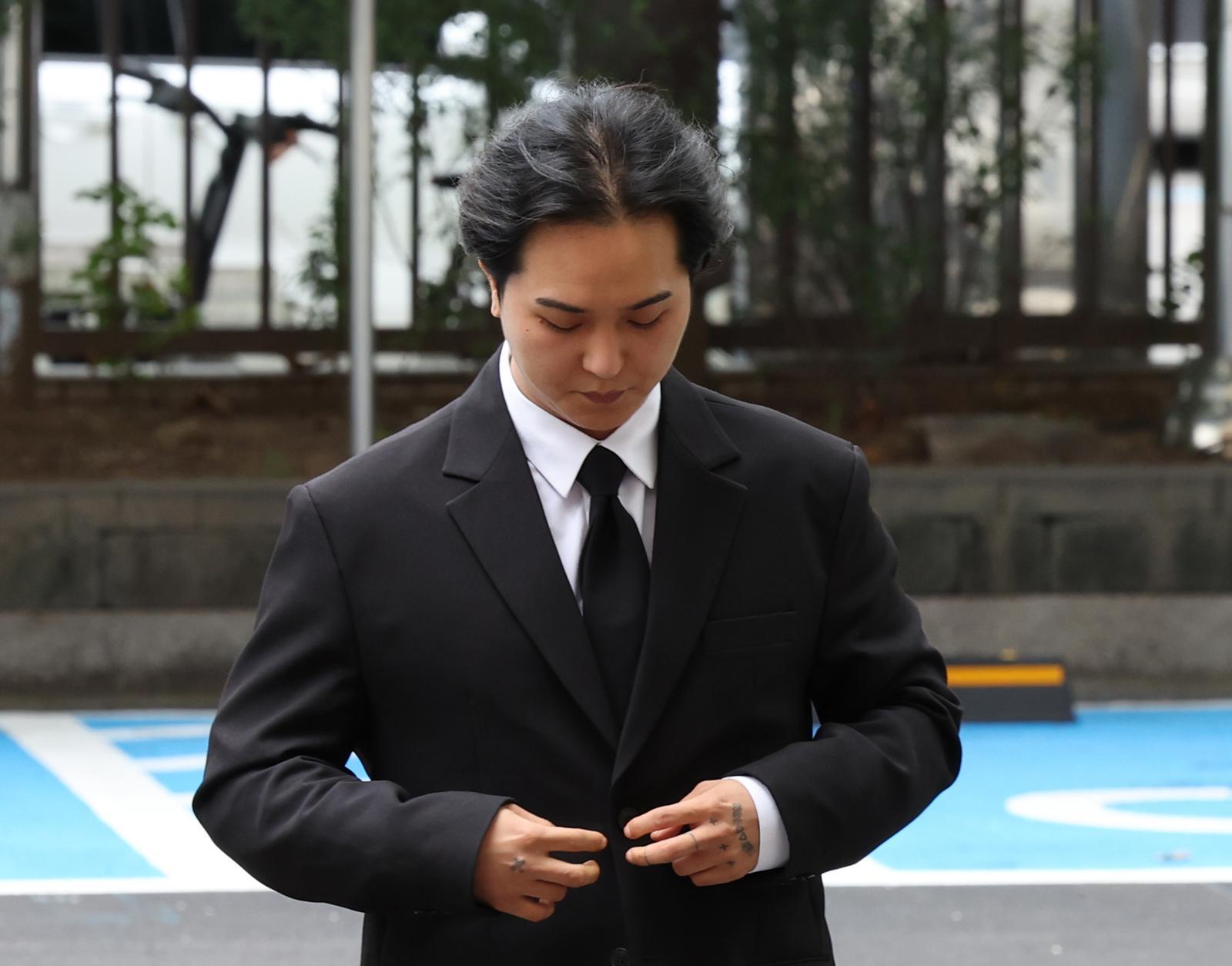 검찰, ‘송민호 부실복무’ 관리책임자 징역 1년 구형
