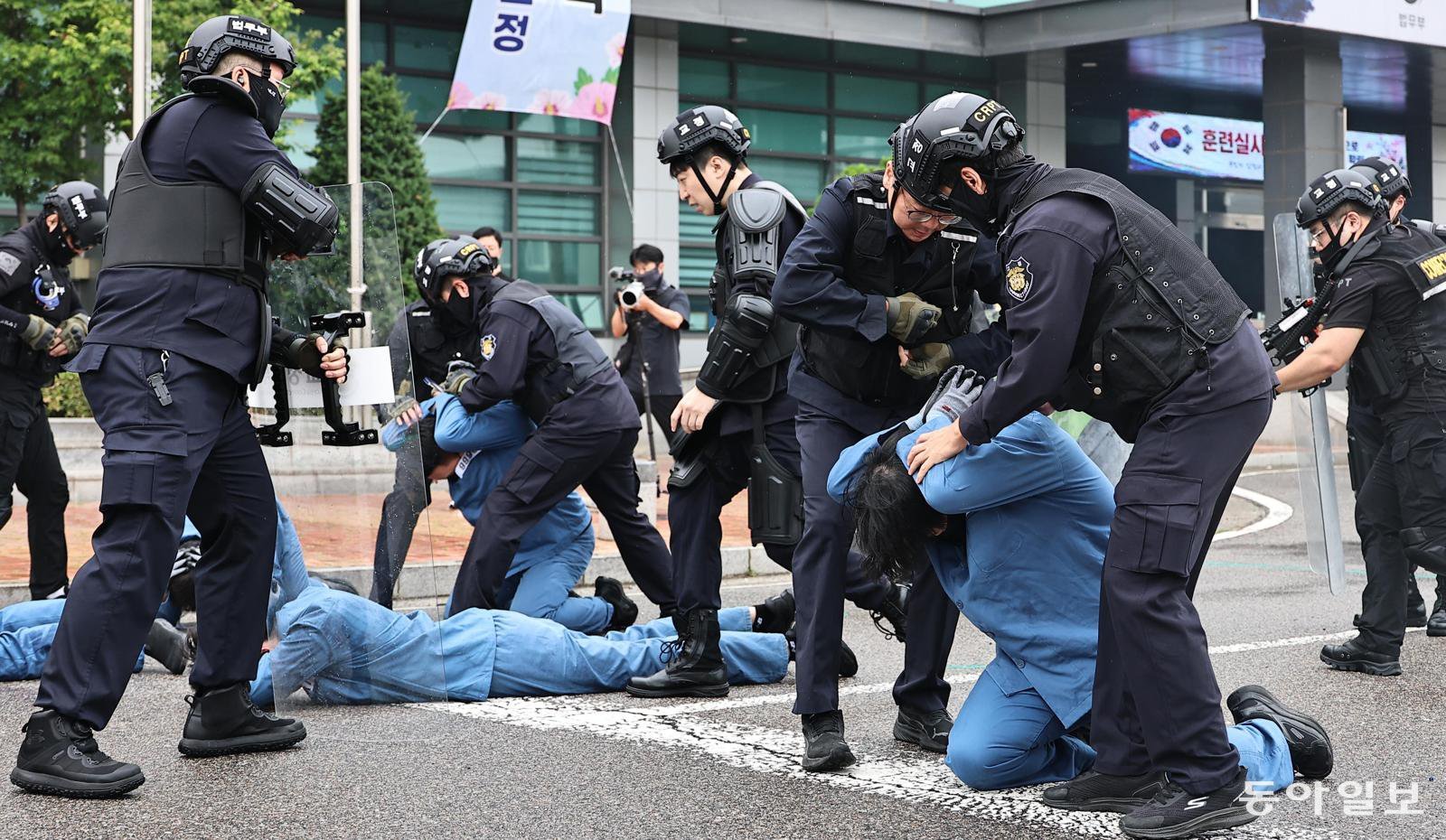 “수용자 탈출 진압” 실전같은 가상훈련