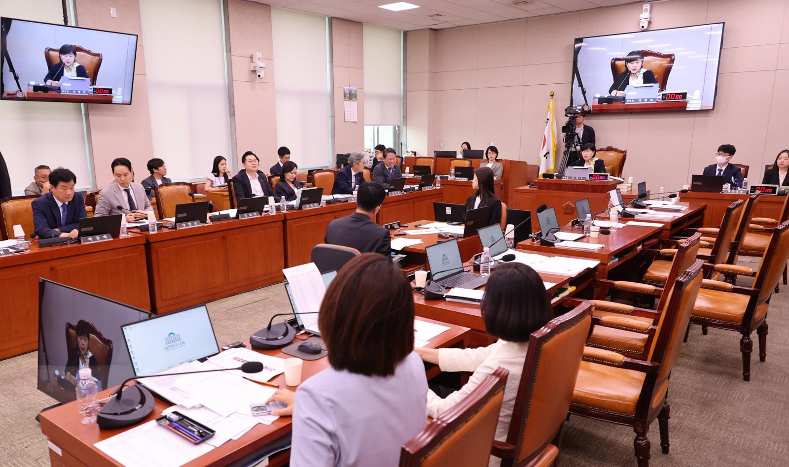 Ruling Party Demands Court Administration Agency Abolition; Blue House Considers Rejecting Chief Justice's Nomination