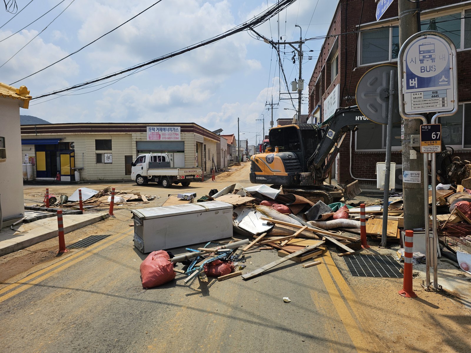 Geoje Residents Battle Flood Damage and Heatwave Amid Lingering Odors