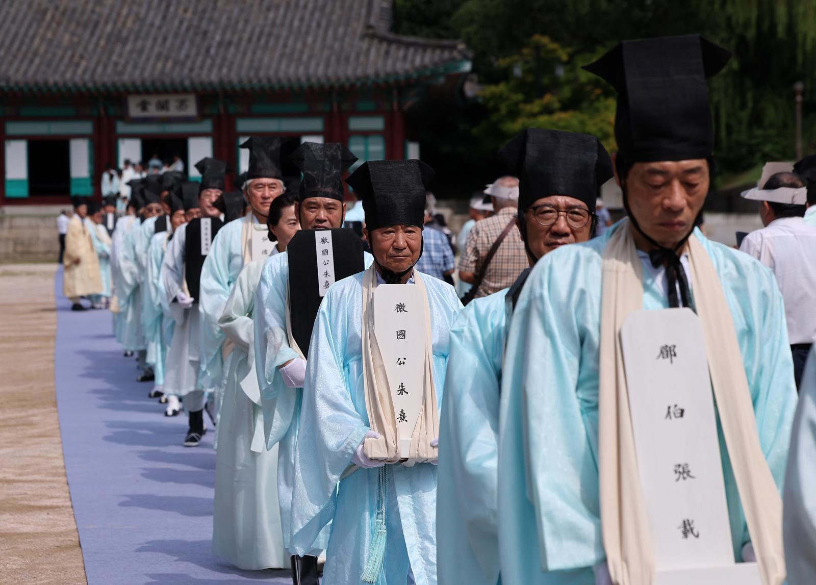 보수 마친 성균관 대성전…성현 39위 위패 3년 만에 돌아왔다