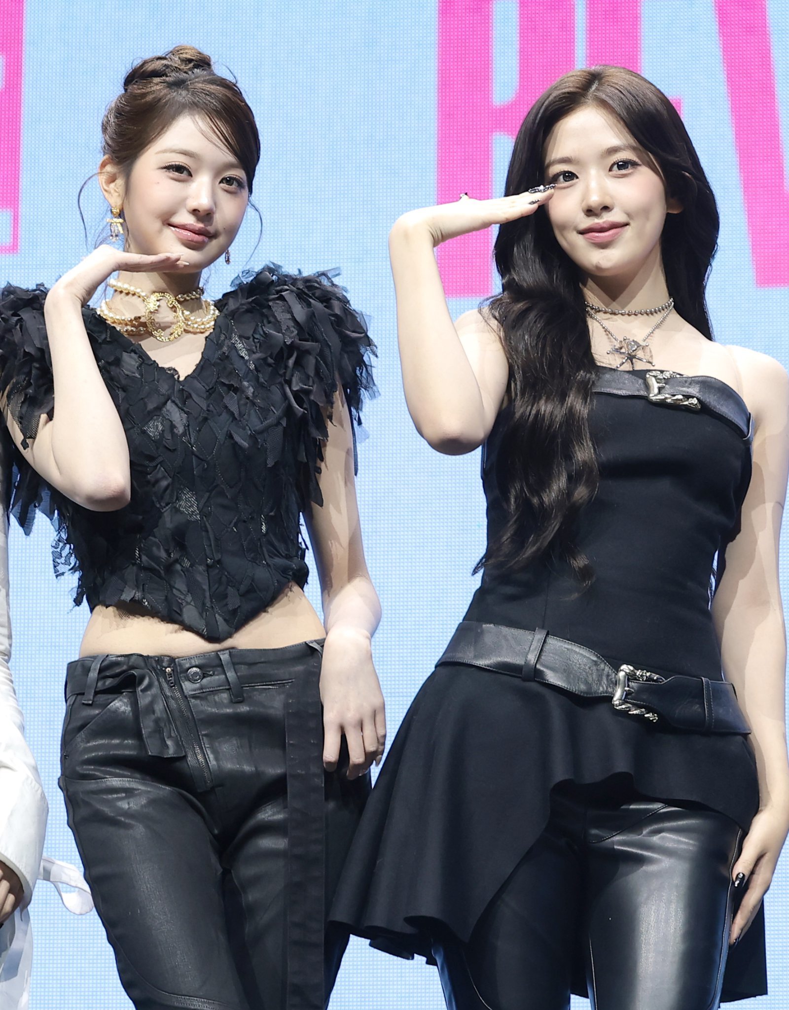 ‘안녕즈’ 아이브 안유진·장원영, 새 계정 오픈…의문의 티저