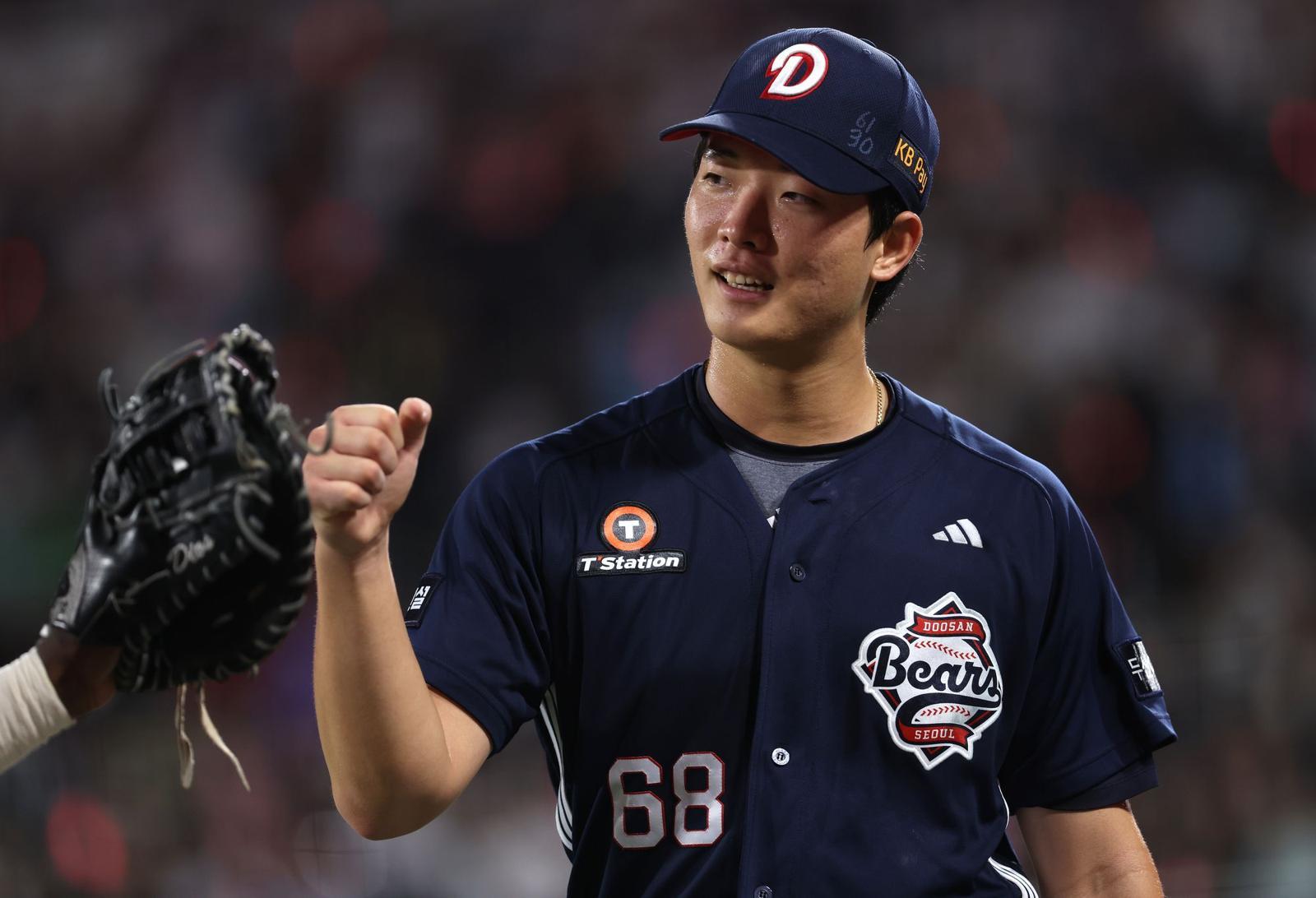 Two-Seam Fastball Specialist Choi Min-seok Leads KBO in Wins