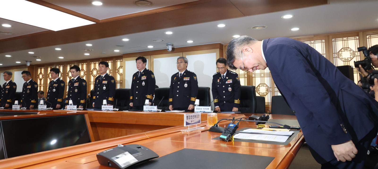 행안장관 “경찰 비위 국민께 송구…모든 장기 실종사건 점검”