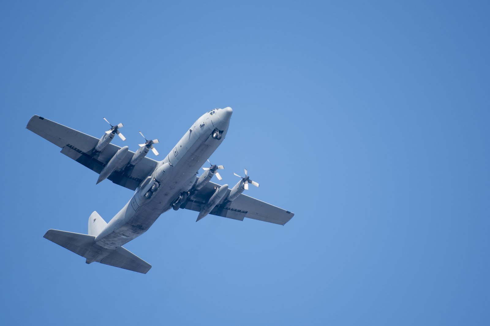 Small Plane Crashes into Vehicles During Emergency Landing Attempt in Canada, Killing Mother of Two