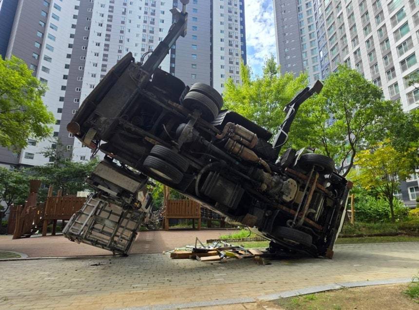 Elementary student dies after being crushed by falling ladder truck in Cheonan