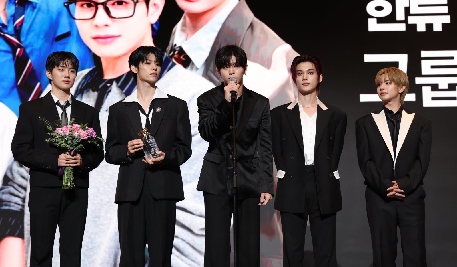 K-pop group EVNNE receives special Hallyu award, vows to promote Korean culture