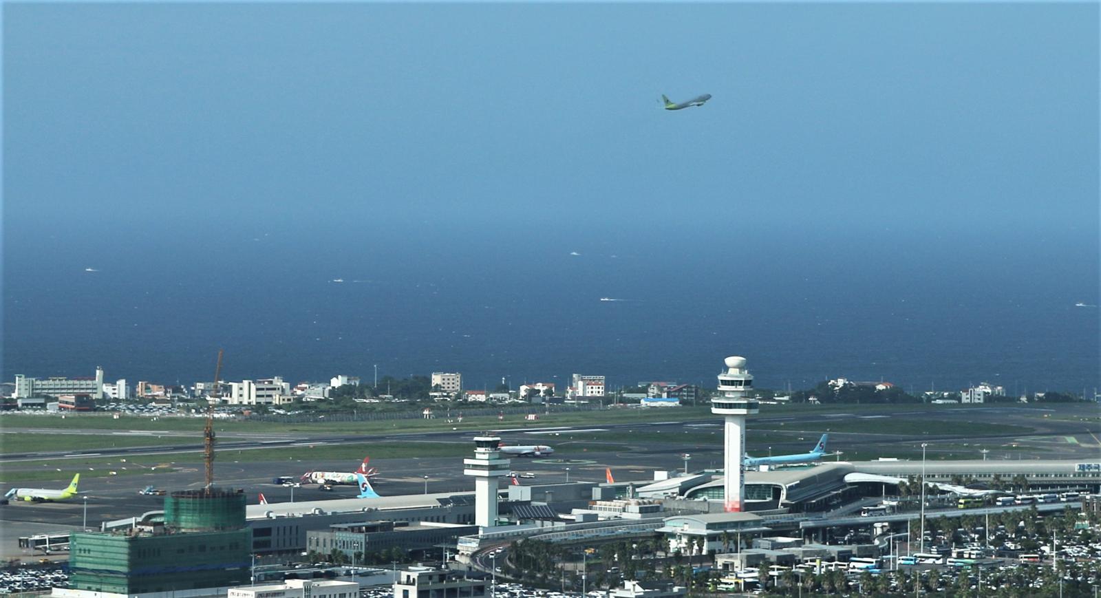 [단독]불법 드론에… 김포-제주공항 상반기 159편 이착륙 지연