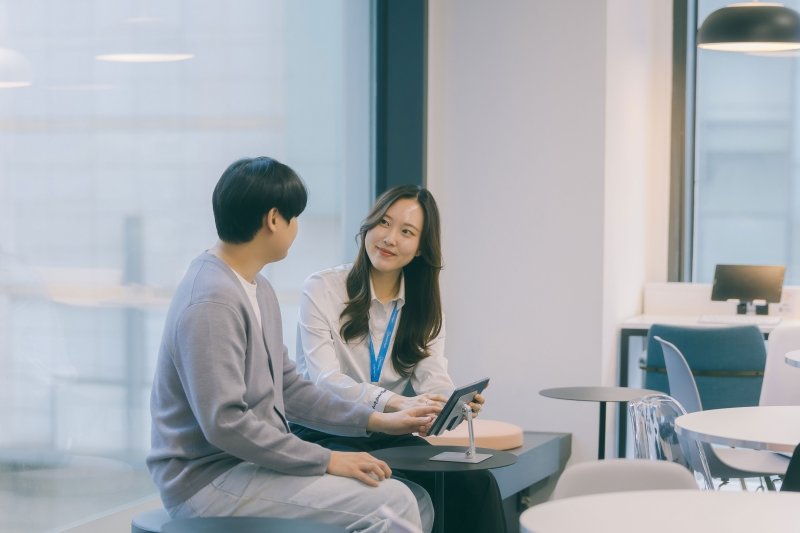Wall Street English signs MOU with International Coaching Training Institute to strengthen one-to-one learning support