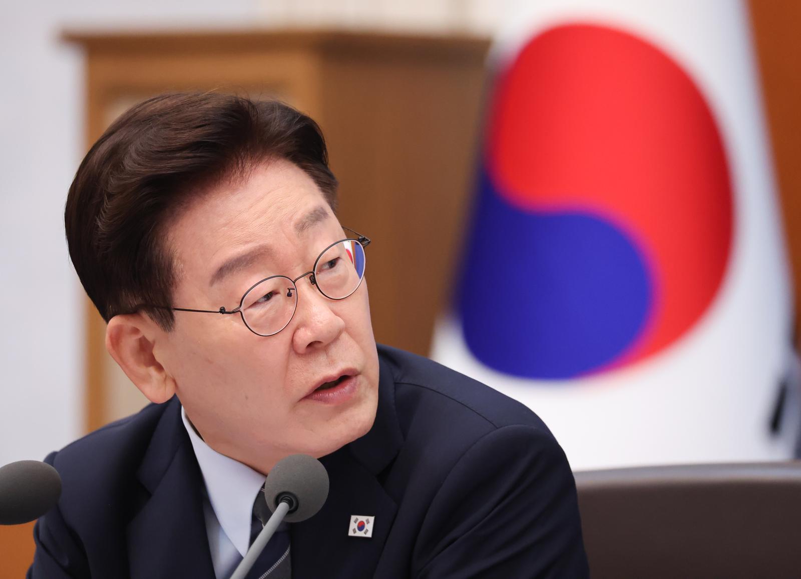 부산 오륙도서 10명 탄 예인선 전복…李 “가용자원 총동원해 구조”
