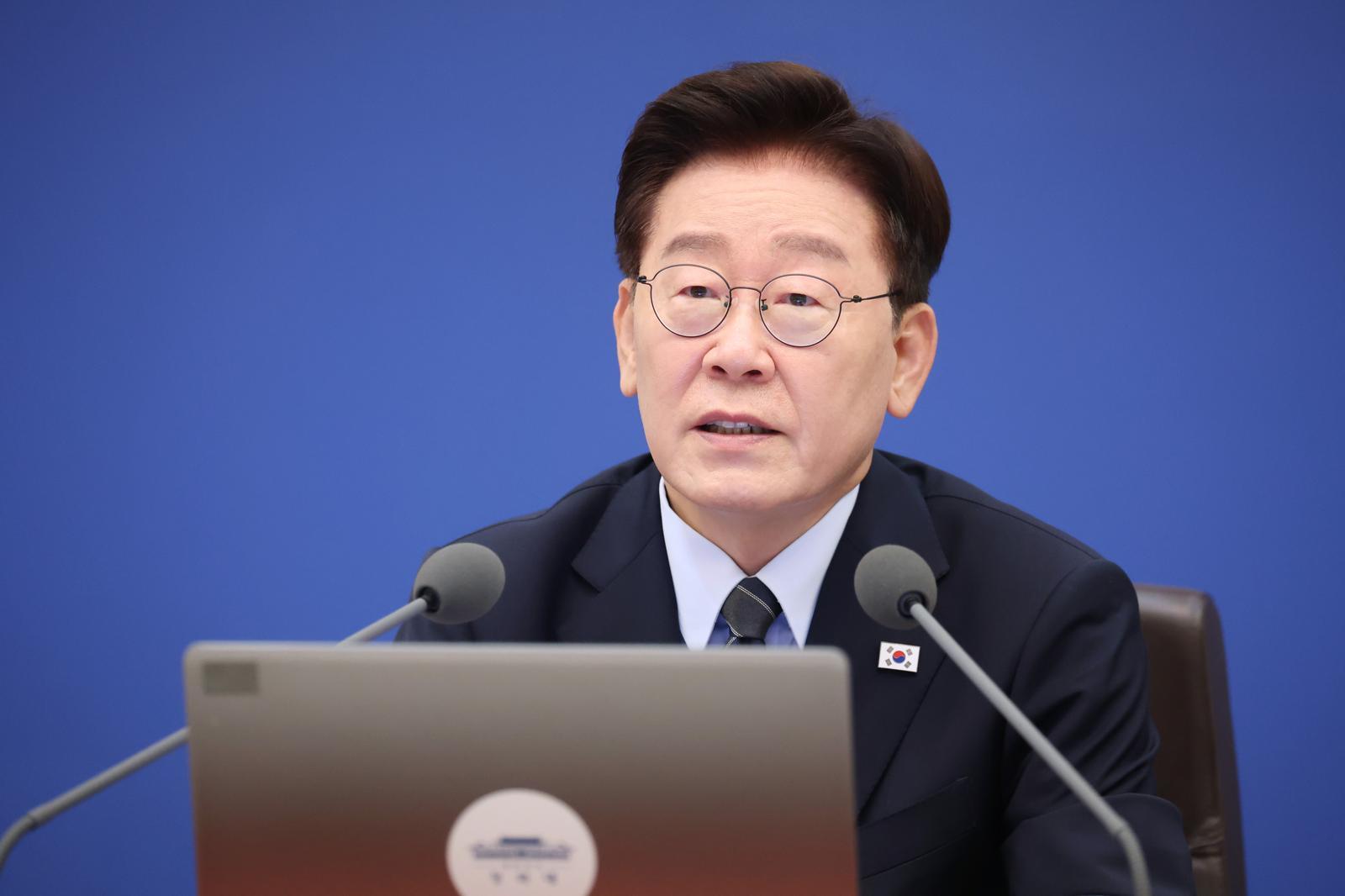 [속보]李 “극소수 경찰 일탈이 전체에 구멍…뼈 깎는 자정 나서야”