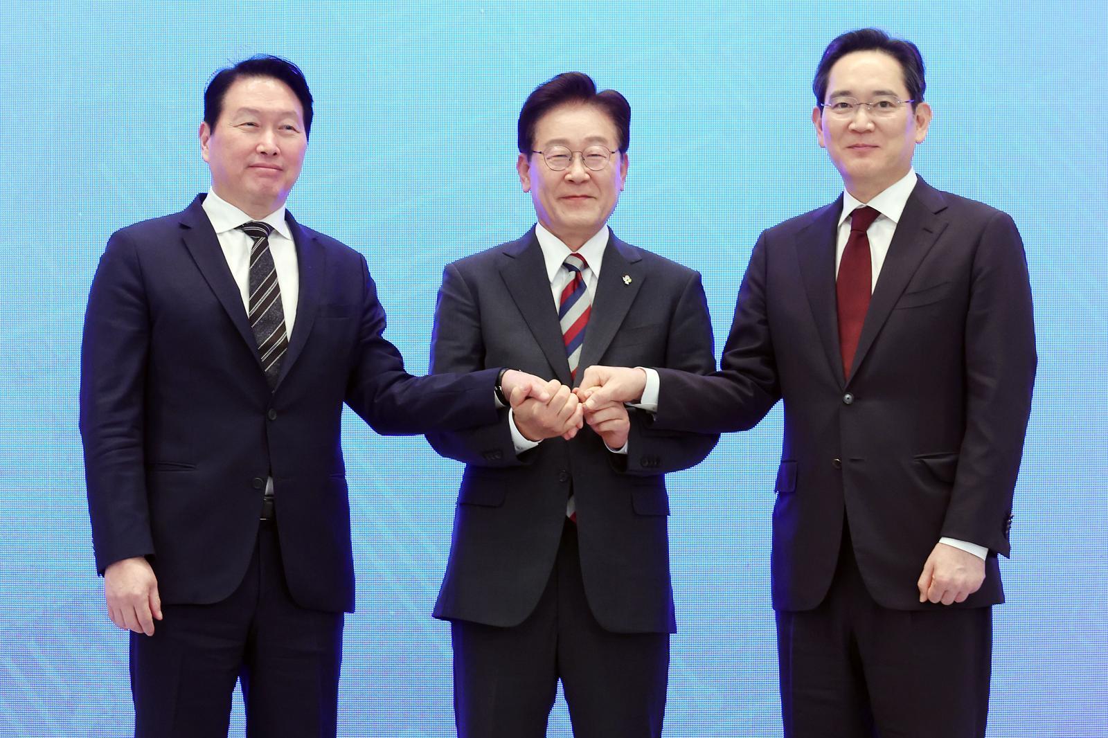 국민경제자문회의 “메가프로젝트, 규제 풀어 전력·용수 체계 싹 바꿔야”