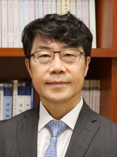 [단독]김성수, 15세 성폭행범 ‘합의금 공탁’ 이유로 2심서 감형