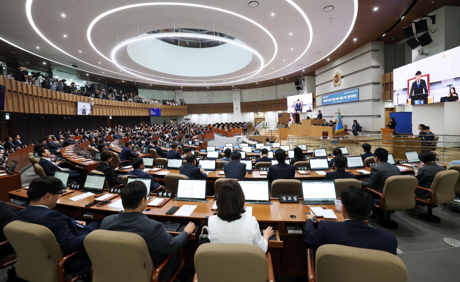 “임태희 성과 송두리째 무시”…경기도의회 국힘, 안민석 직격