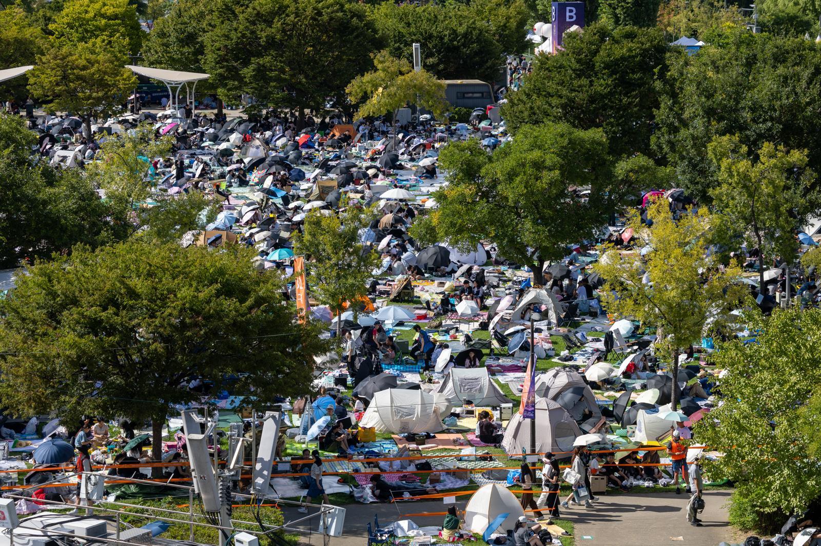 [속보]서울불꽃축제 인파 몰리며 여의나루역 무정차 통과