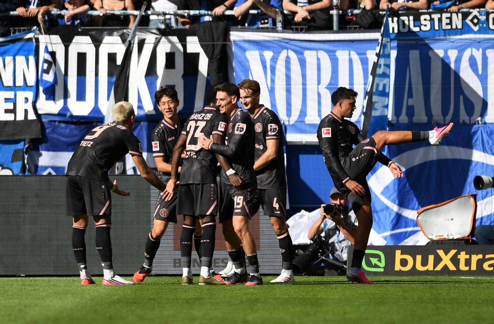 이재성 리그 1호 도움…마인츠, 함부르크 5-0 꺾고 첫 승