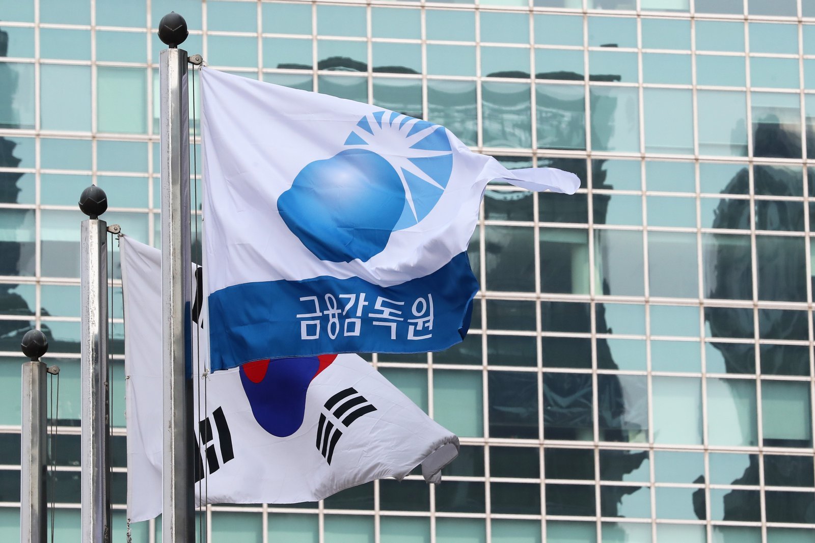 ‘온라인 눈속임 상술’ 775건 적발…금감원, 다크패턴 근절 나선다