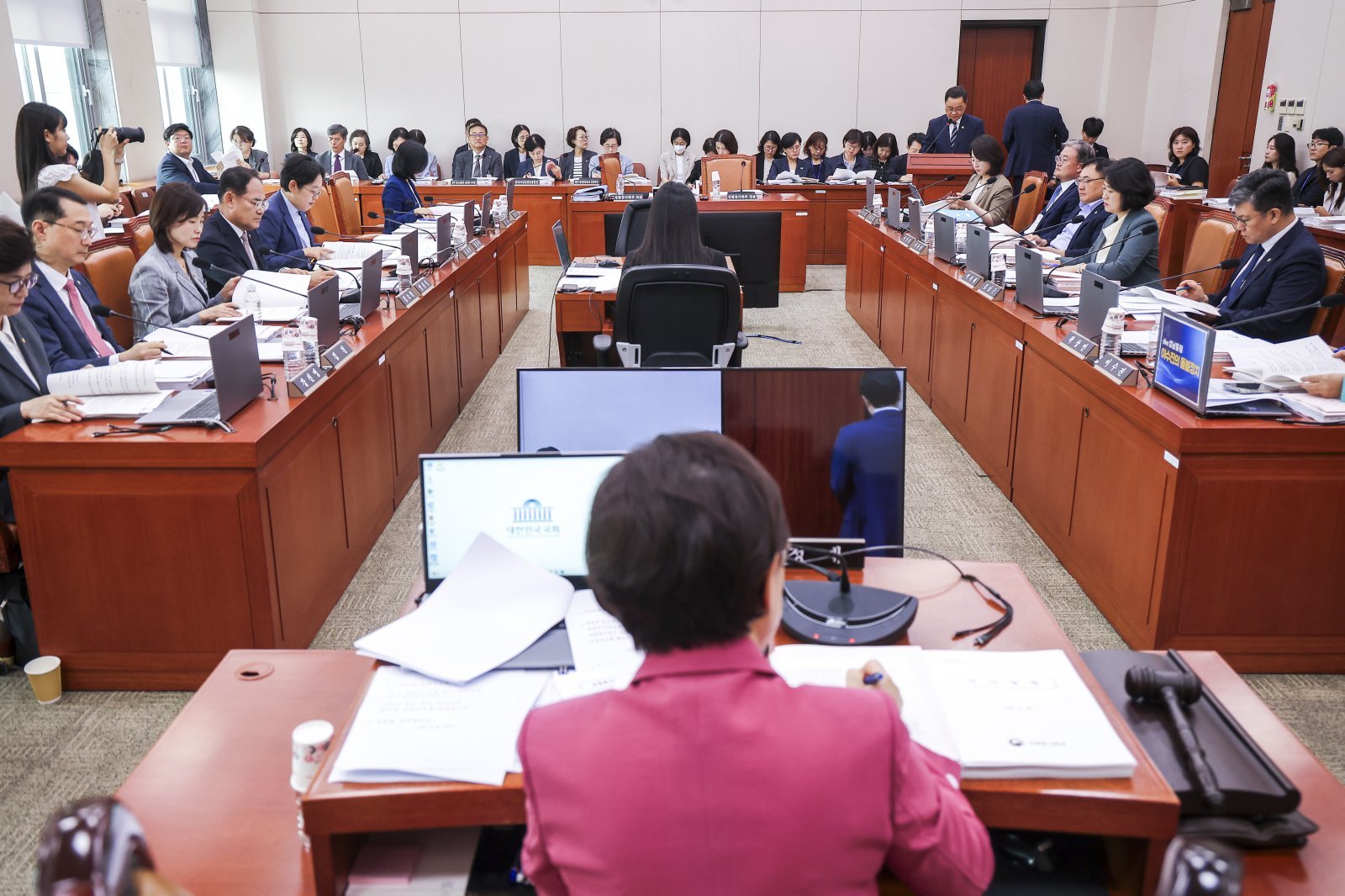 성평등위, ‘용혜인 청문회’ 증인 협상 결렬로 회의 취소