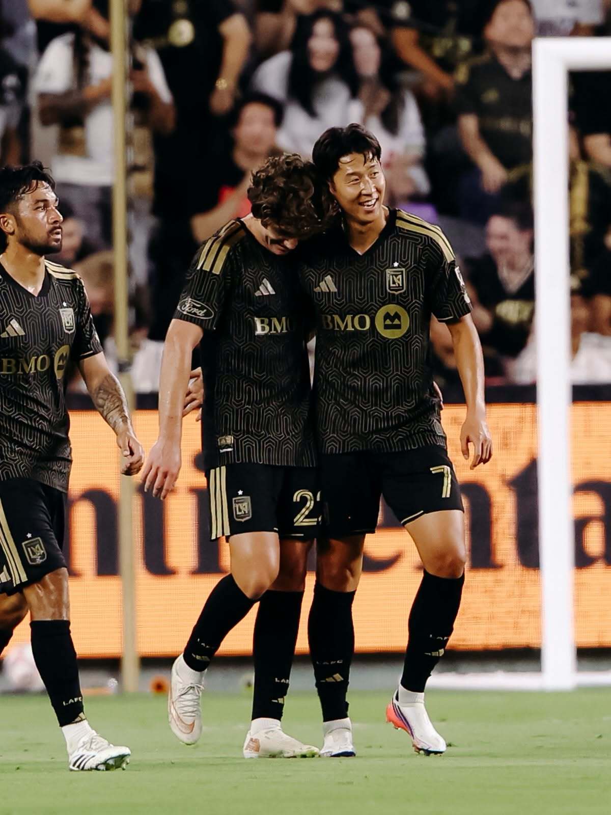 ‘손흥민 풀타임’ LAFC, 뉴욕에 2-0 완승…6경기 연속 무승 탈출