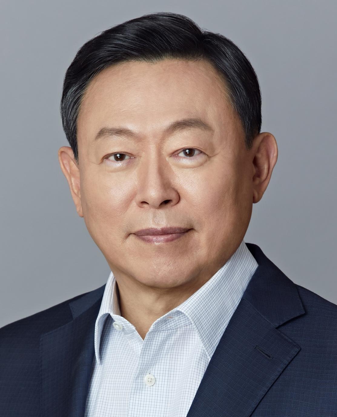 롯데, AI 활용 디자인 전략회의… 신동빈 참석