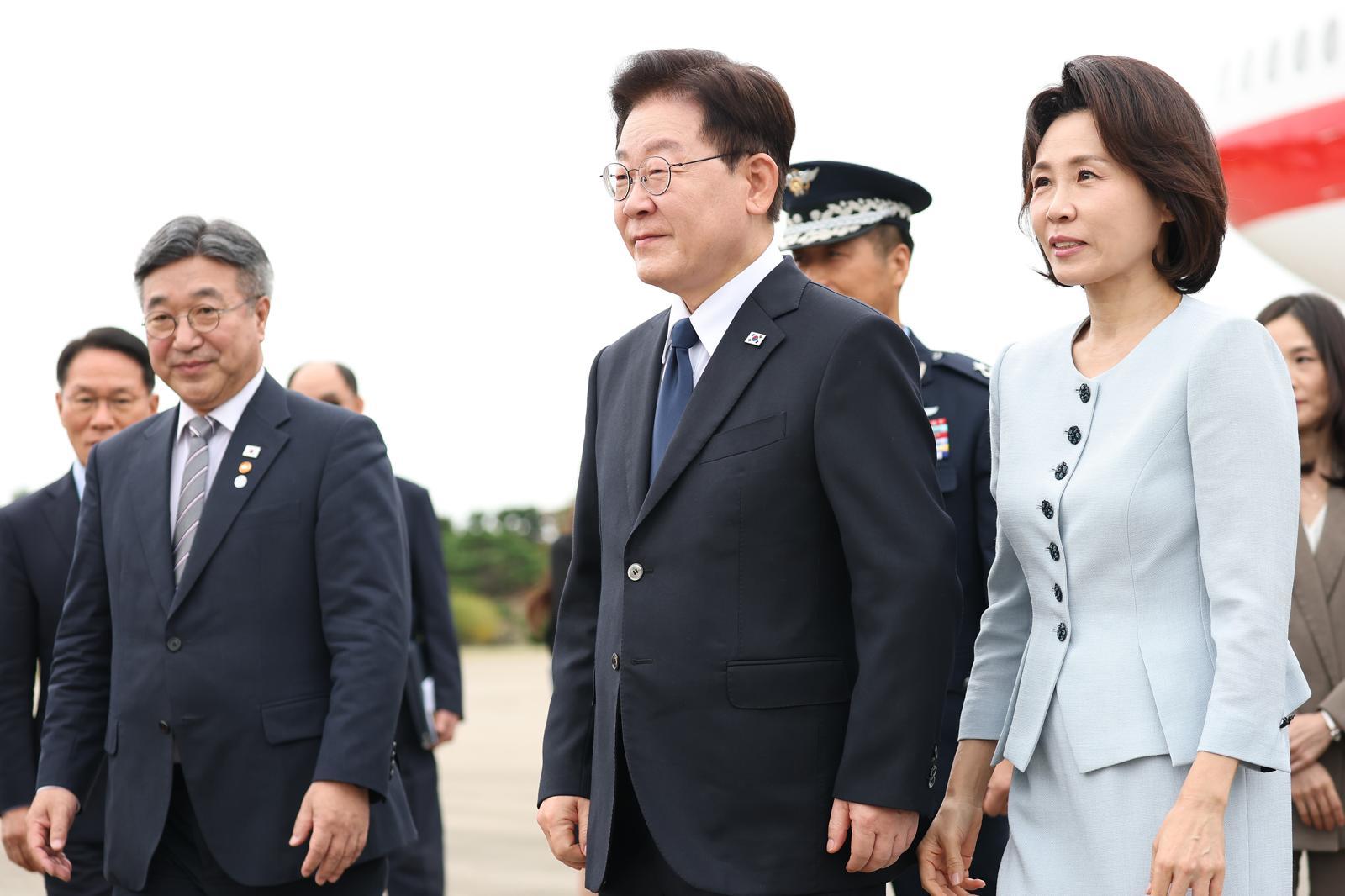 李, 공소청 직제안 수정 지시…“사법통제부·검사 정원 재검토하라”