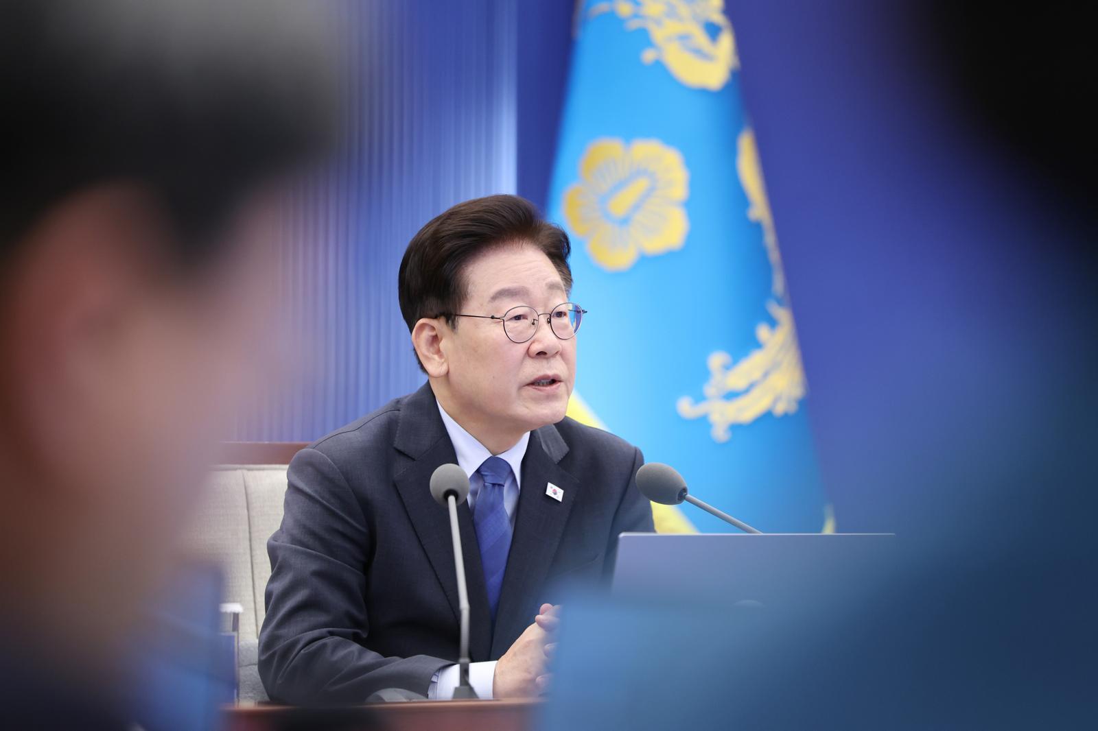 李 “韓, 2060년 노인비율 세계 최고…인구정책 전면 전환 필요”