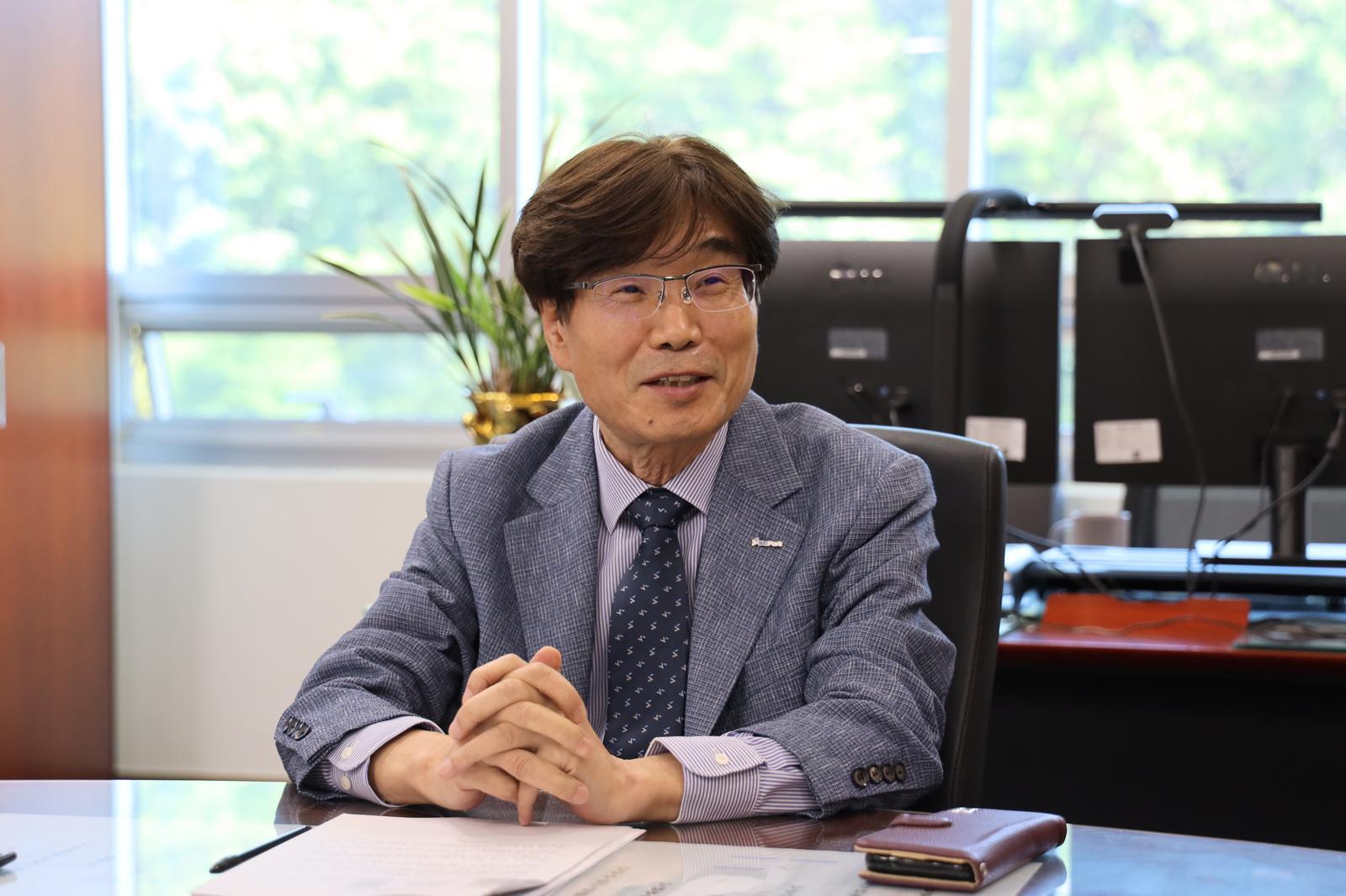 [초대석]“AI 시대엔 어른도 ‘과학 문해력’ 필요”
