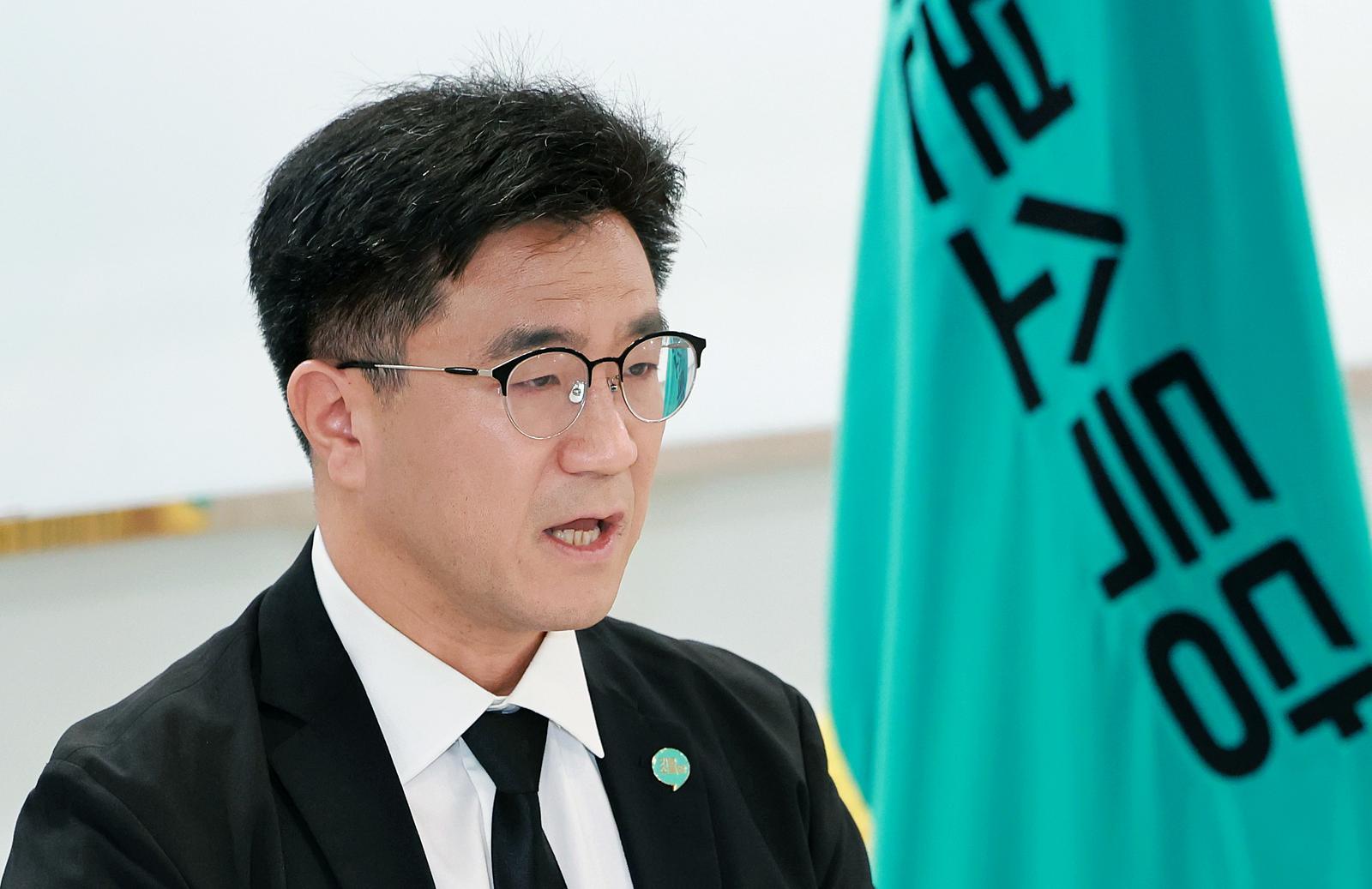 용혜인 사퇴 다음날… “지역구 의원도 장관 겸직 막아야”