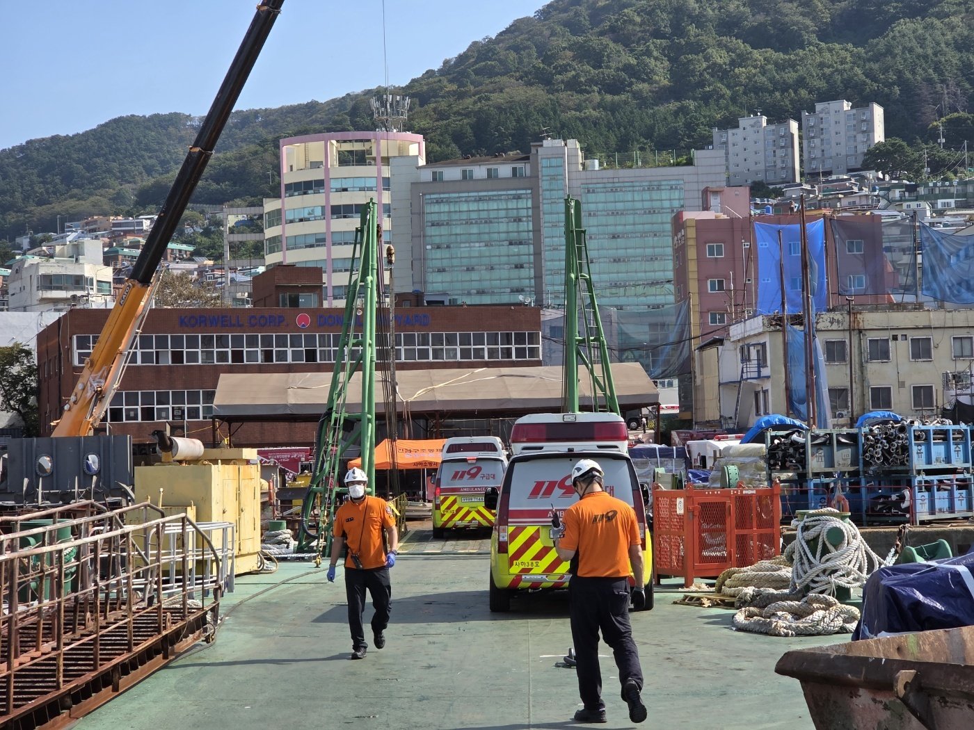 부산 감천항 러시아 어선서 가스 누출…2명 심정지