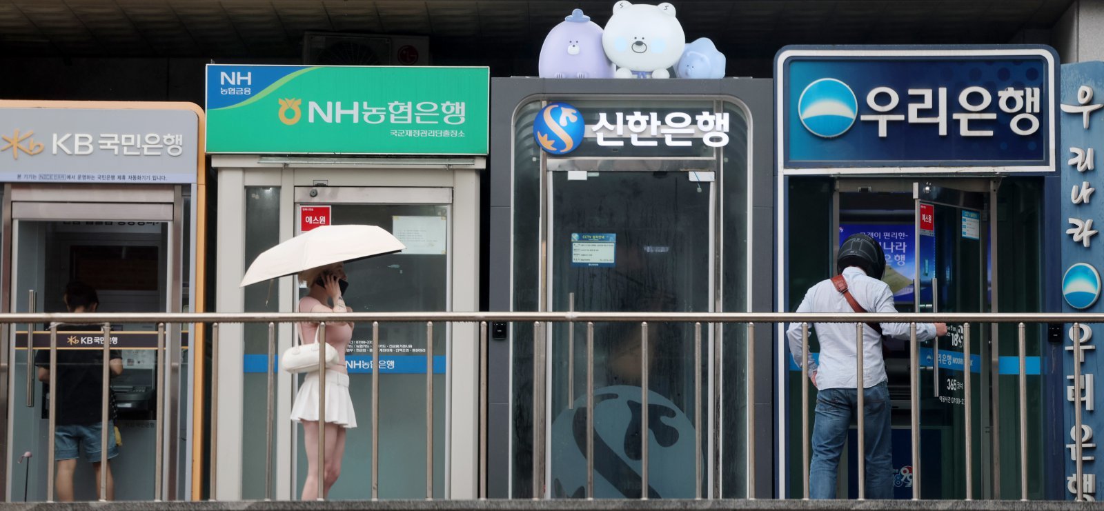 5대 금융 ‘인사 태풍’ 불까…금감원 “경영승계 투명·공정성 강화해야”