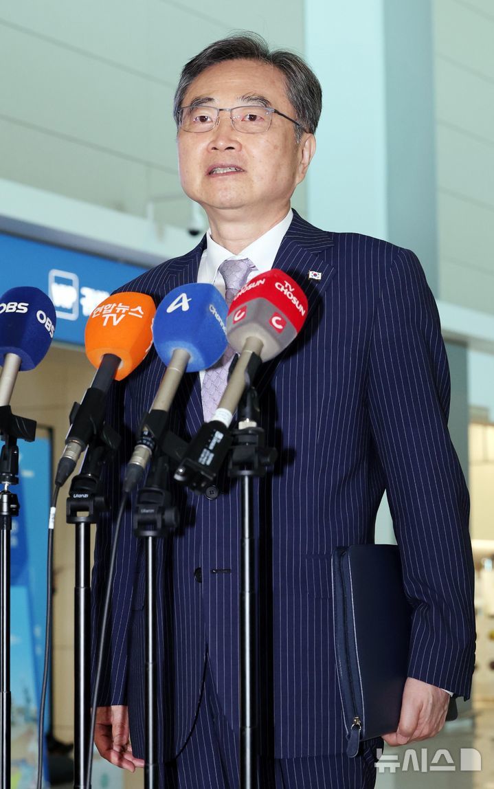 미국 가는 조현 “대미투자 발표 연기, 한미 이견 아냐…절차적 문제”