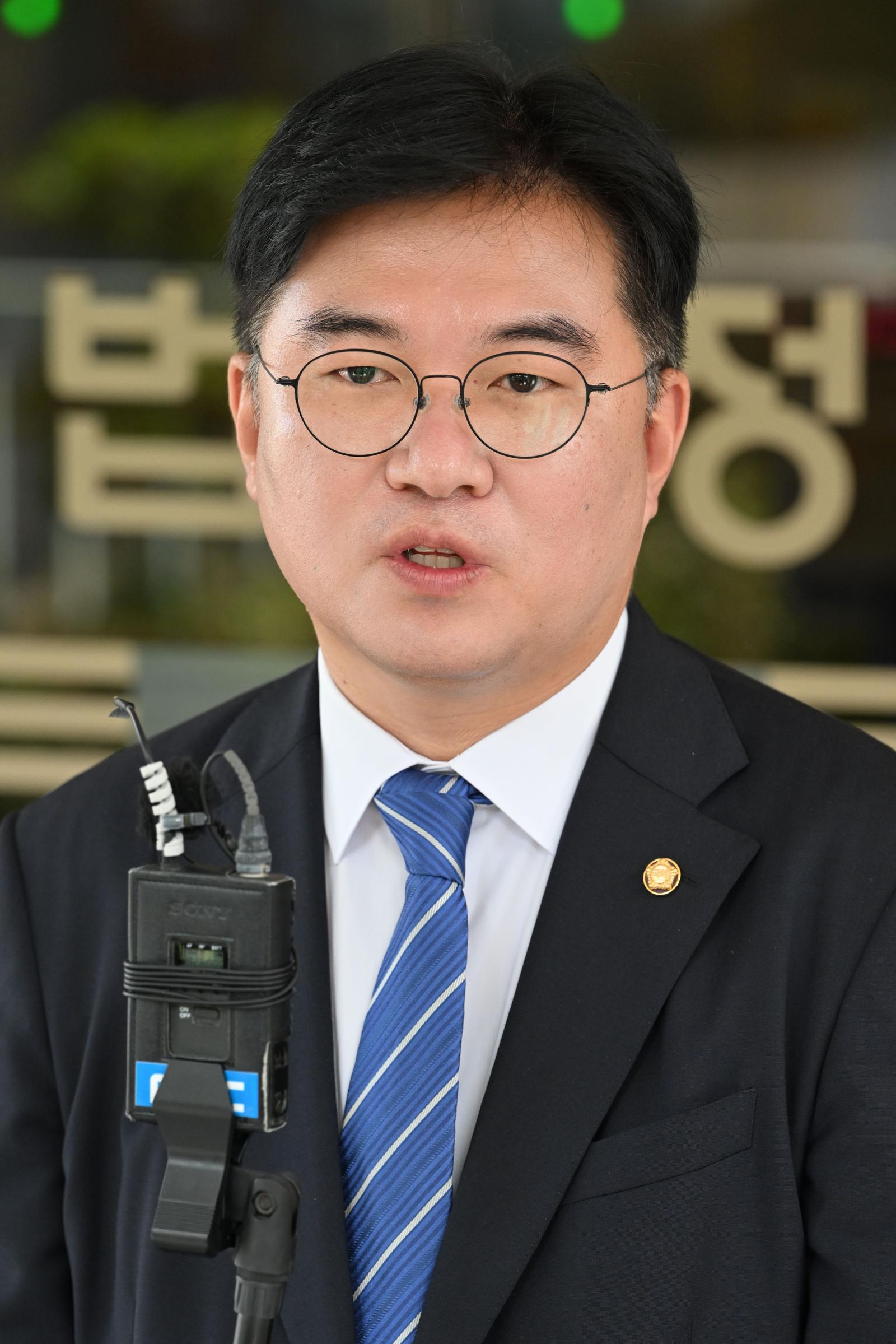 與 정준호, 정치자금법 위반 1심 벌금 1000만원…의원직 상실형