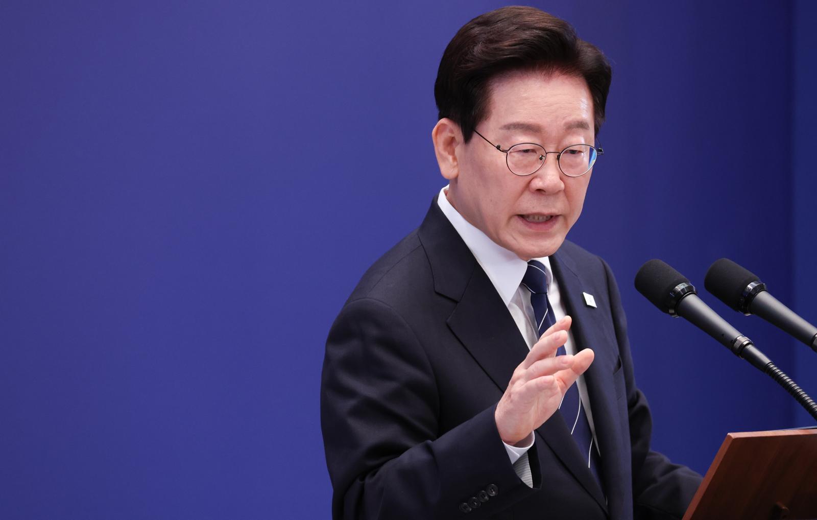 [전문] 李대통령 “모두 제 부족함 때문…다시 신발끈 조여매겠다”