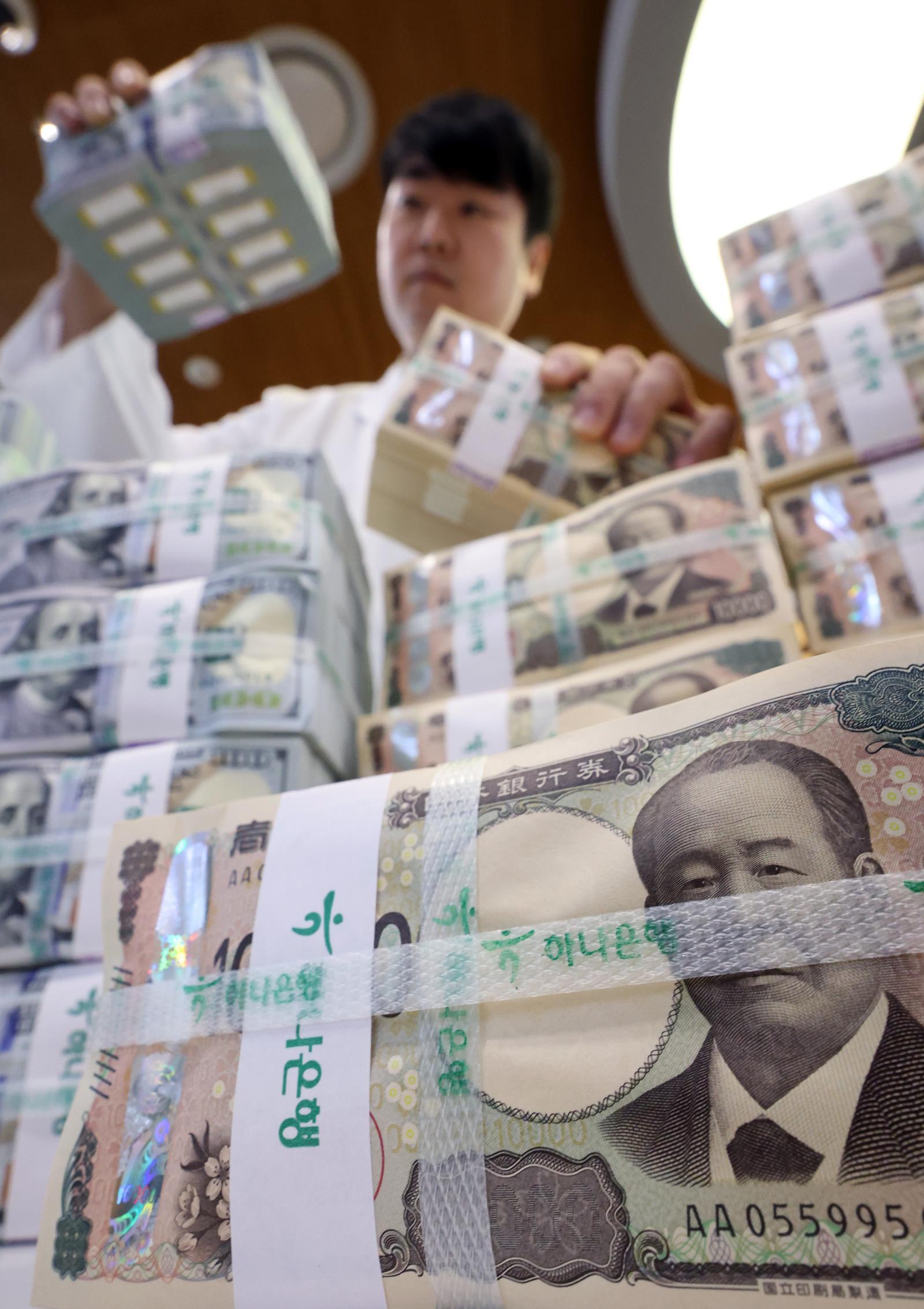 日, 석달만에 금리 또 인상…1.25%로 31년만에 최고
