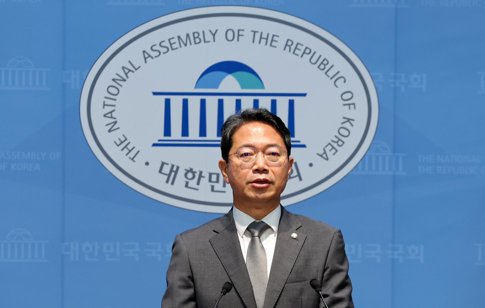 20일만에 낙마한 김승원 “대통령님께 누, 가장 마음 아팠다”