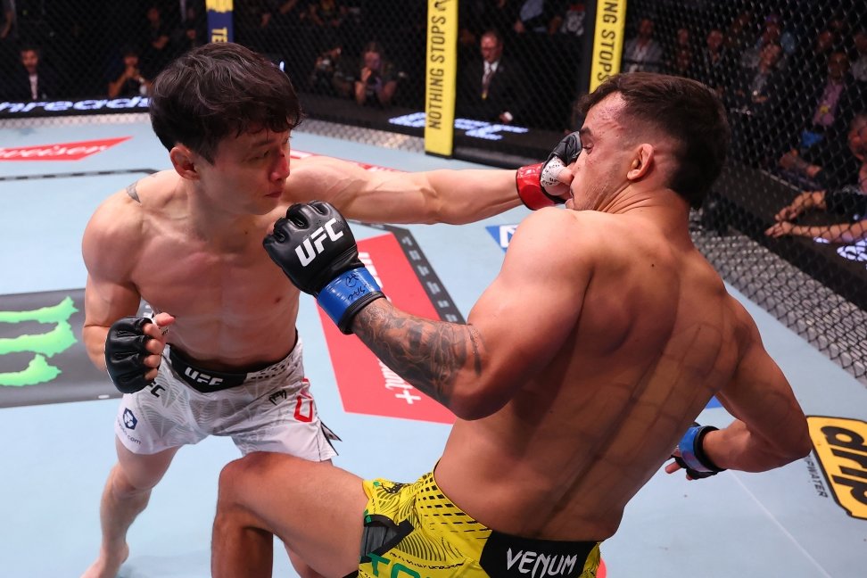 UFC 최두호, 핏불에 1R TKO 패배…8년 만의 랭킹 재진입 무산