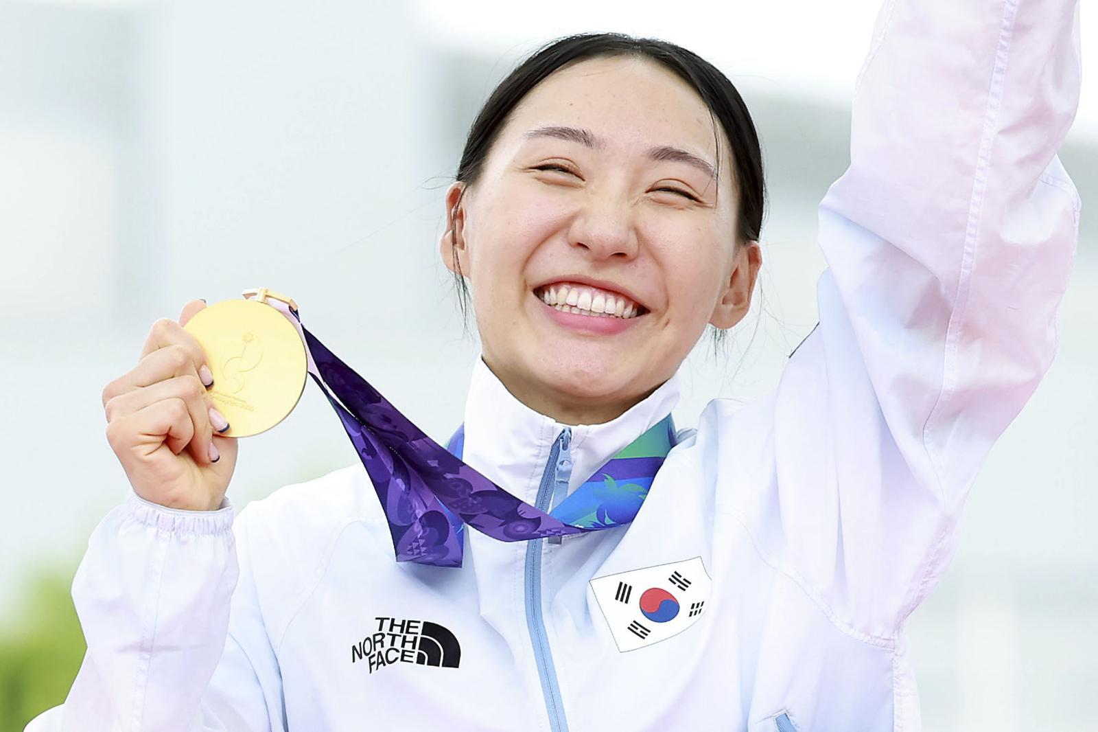 “저희도 중계 좀 해주세요”…근대5종 성승민, 한국 1호 금메달
