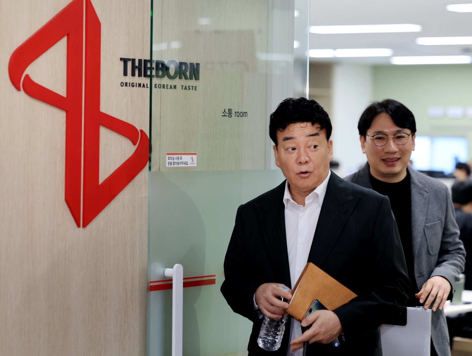 ‘덮죽 허위광고 혐의’ 더본코리아 재판행…백종원은 ‘혐의없음’ 불기소