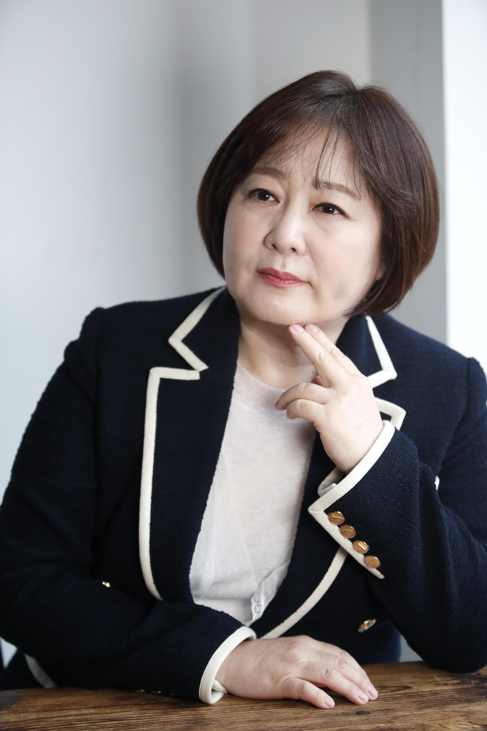 이금희, 별세한 母 추모하며 1000만원 기부 “장애 어린이 치료와 재활 위해”