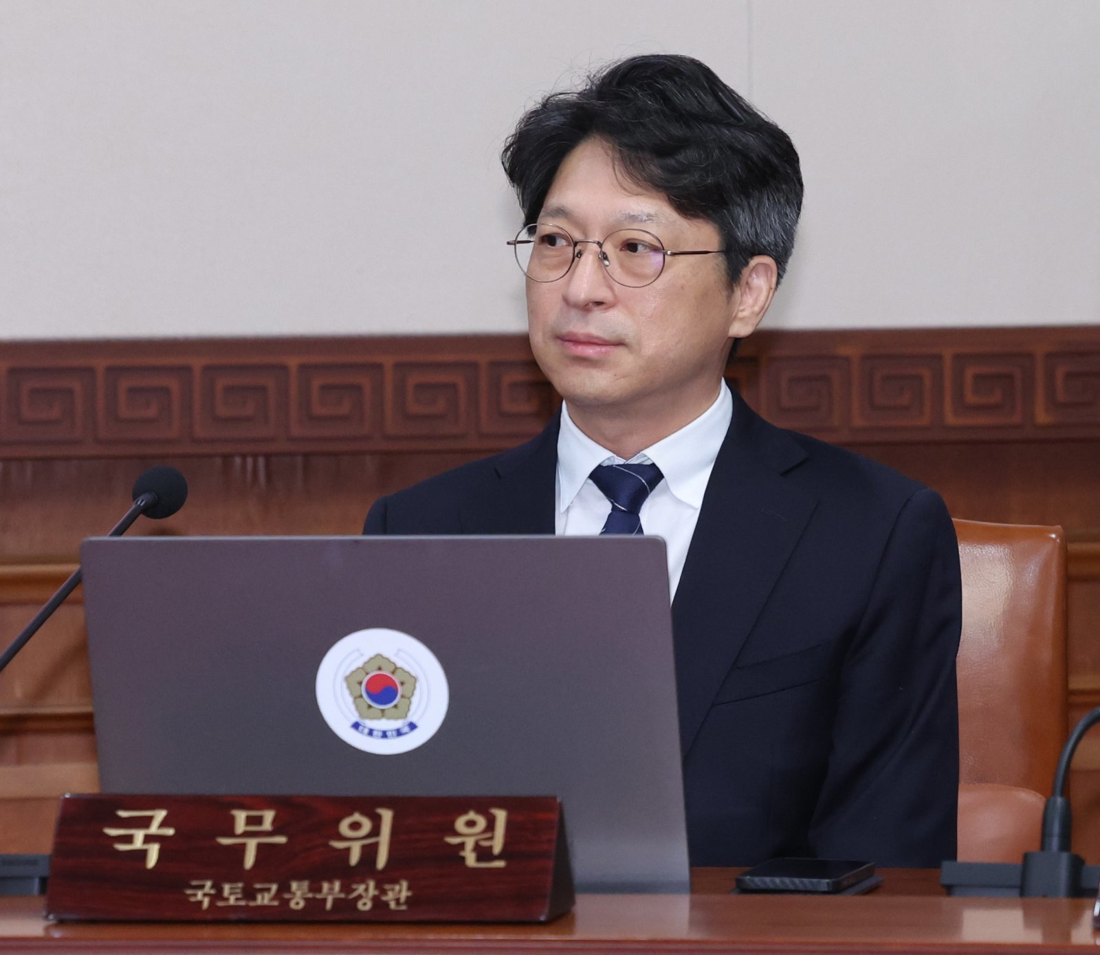 홍지선 신임 국토부 장관 취임…“주택공급, 계획에 머물면 안 돼”