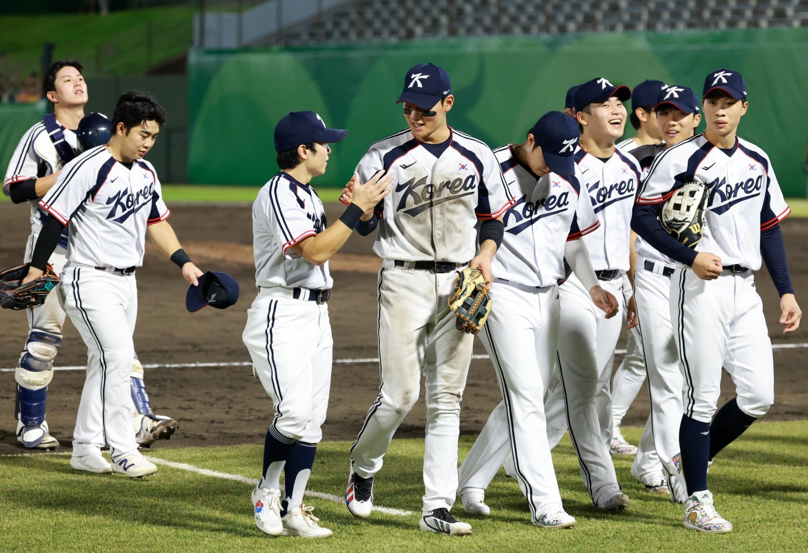 한국 야구, 태국에 5회 18-1 콜드 승…B조 1위로 슈퍼라운드행