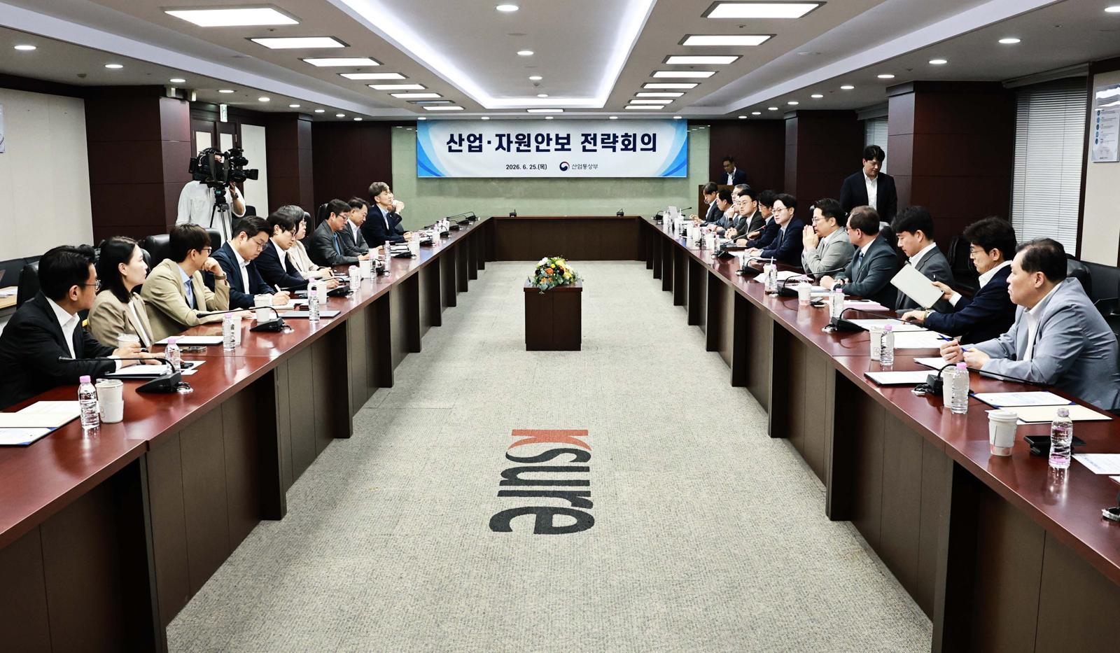 중동 원유 의존도 50% 이하로 낮춘다…비축시설 2000만 배럴 확충