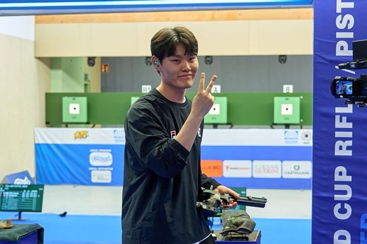 사격 홍수현, 남자 10m 공기권총 결선행…스키트 혼성 단체도 순항