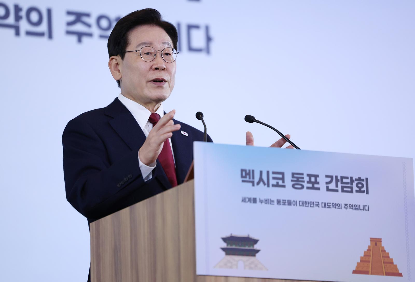 李 “국보법 폐지 주장하다 독소조항 못없애”… 盧정부때 유시민 사례 콕집어 강경파 비판
