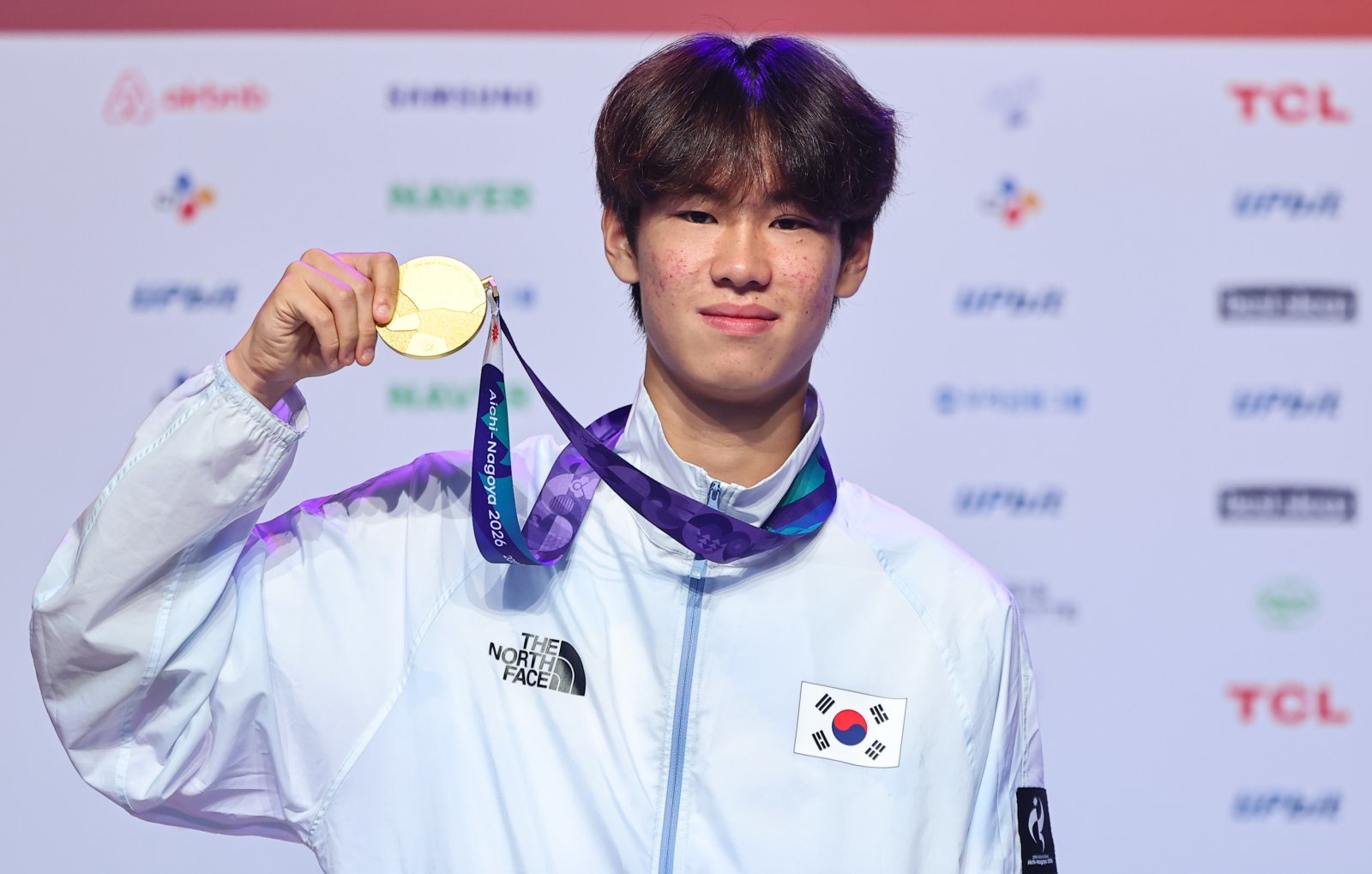 스케이트보드 강준이 금메달에도 흠집…조직위 통해 교환 요청