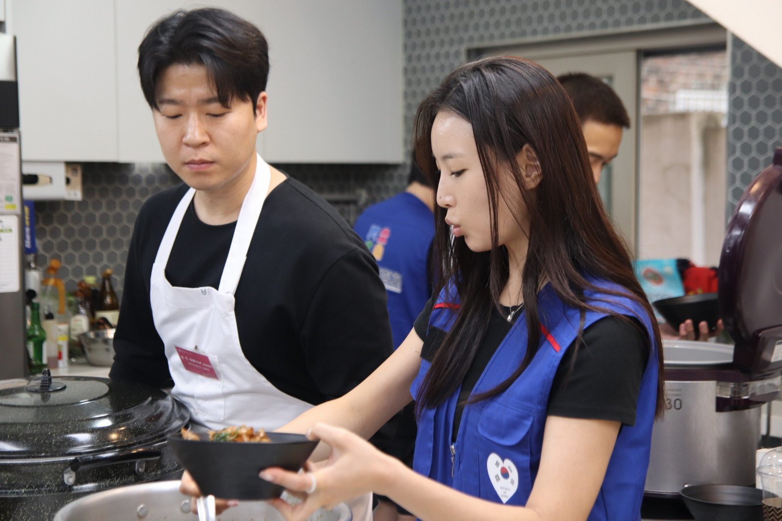 “하이유가 설거지를?”…초통령 총출동한 도봉구 찜닭 파티 현장
