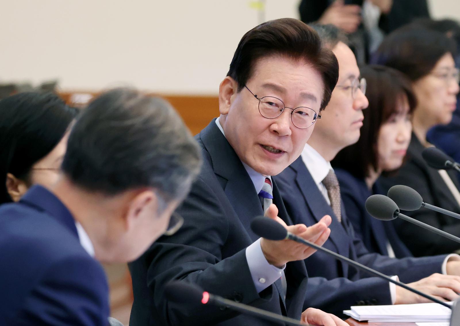 李 ‘리트윗 논란’ 정면돌파?…또 지지자 인용하며 “책잡힐 표현 안했길”