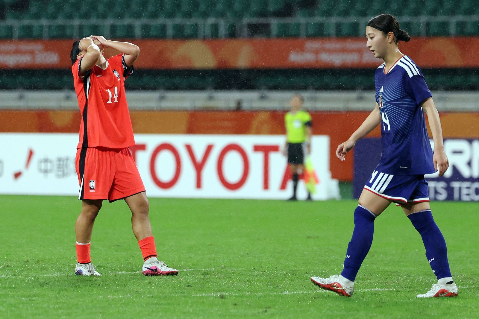 여자 축구, 한일전 0-2 패배…사상 첫 결승 진출 좌절